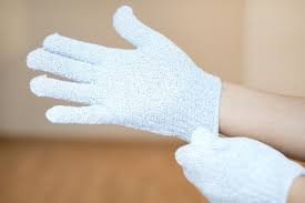 Exfoliating Bath Shower Gloves Lifestyle Image